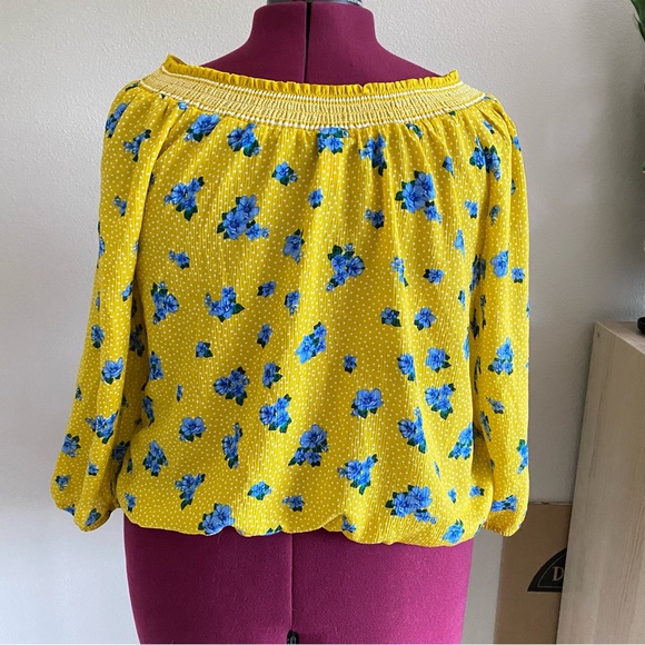 No boundaries size 2X women’s blouse, long sleeve shared neckline, yellow blue - Picture 12 of 15